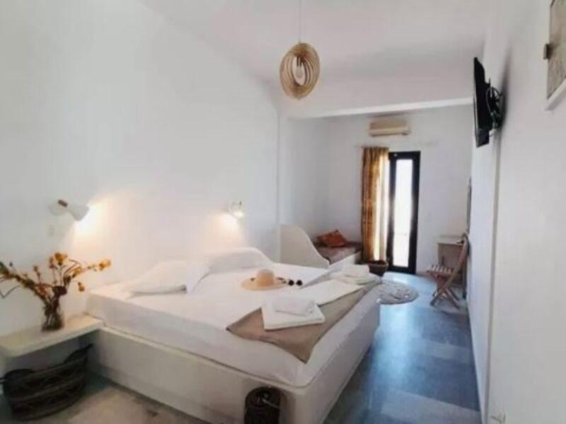 Fikas Hotel Naxos City Exteriör bild