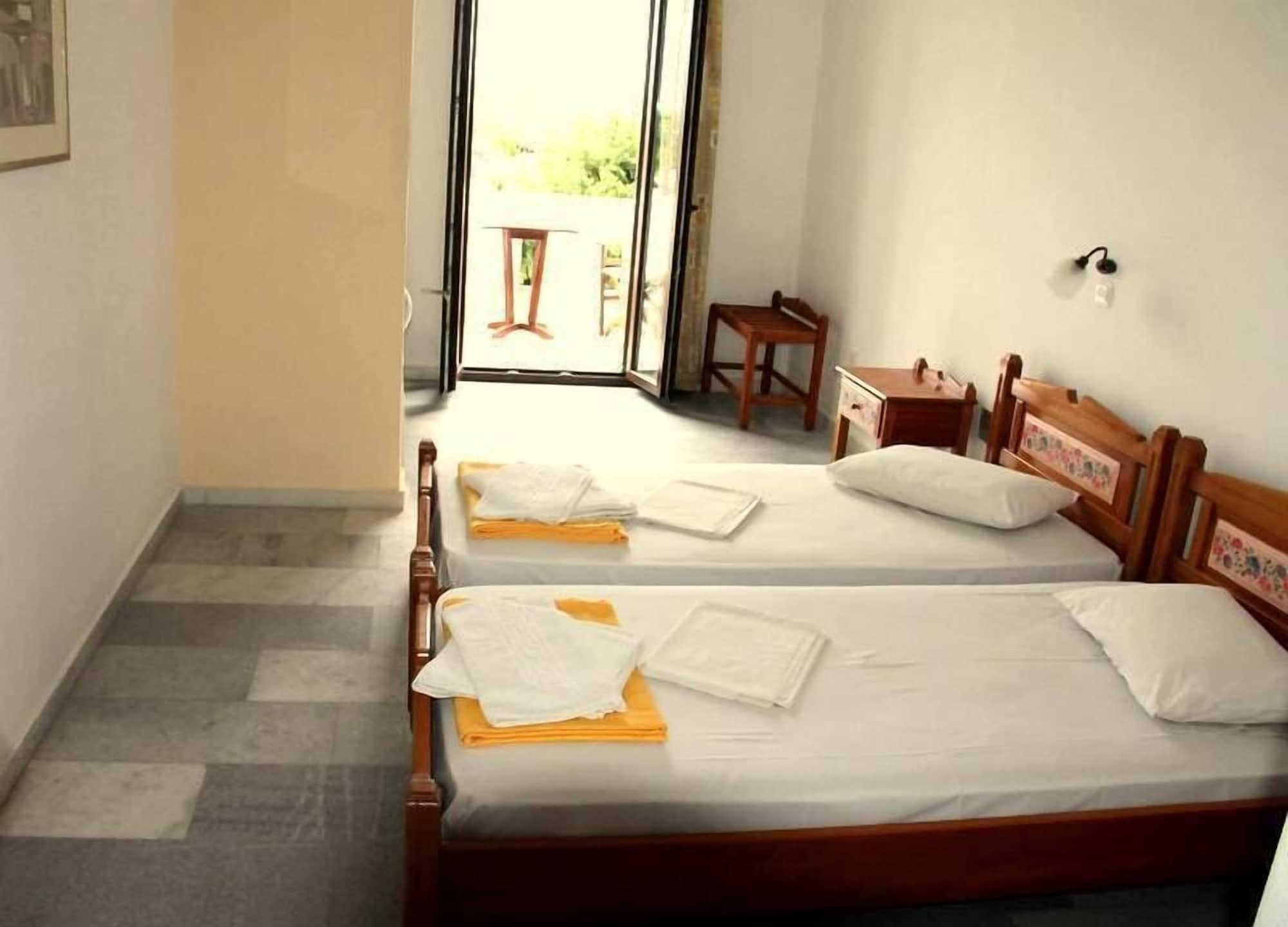 Fikas Hotel Naxos City Exteriör bild